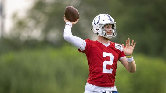 Report: Colts QB Carson Wentz (foot) to try rest, rehab before surgery option (NFL)
