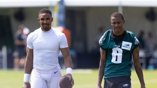 Eagles claim QB Jalen Hurts 'still in competition' to be starter (NFL)
