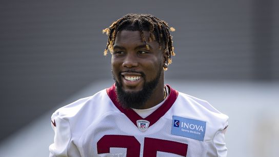 Reports: Raiders sign RB Peyton Barber off WFT practice squad (NFL)