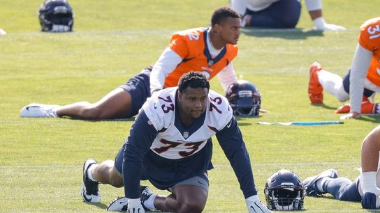 Broncos sign OT Cam Fleming (NFL)