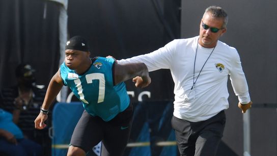 Jaguars WR D.J. Chark has surgery on broken finger (NFL)