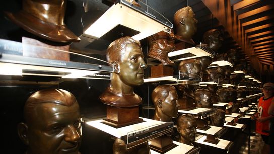Hall of Fame reveals 26 semifinalists for Class of '22 (NFL)