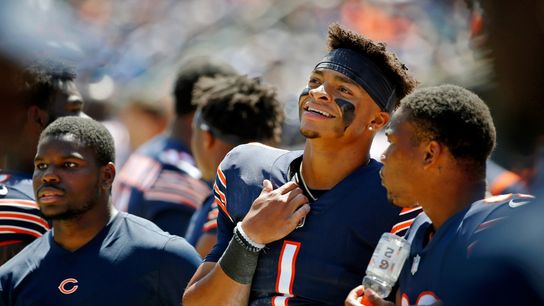 Justin Fields flourishes as Bears rally past Dolphins (NFL)