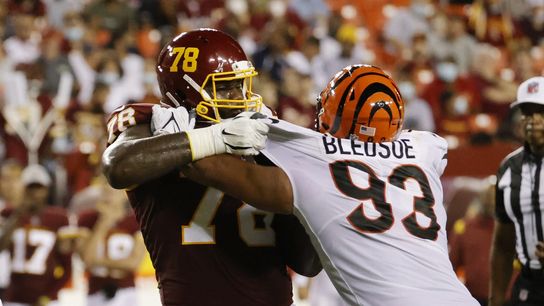 Commanders OT Cornelius Lucas signs two-year deal (NFL)