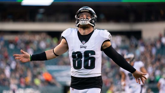 TE Zach Ertz feels love in Philly again, wants to stay (NFL)