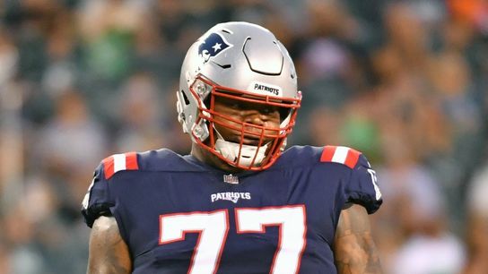 Reports: Patriots re-sign OT Trent Brown to 2-year deal (NFL)