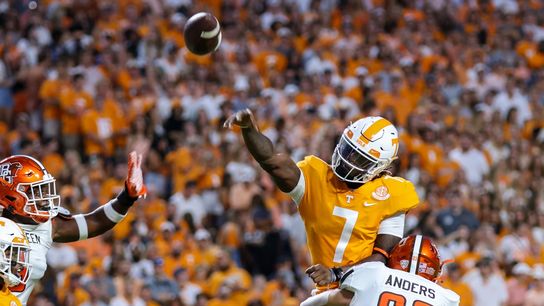 Tennessee rolls up 326 yards rushing in rout of Bowling Green (College Football)