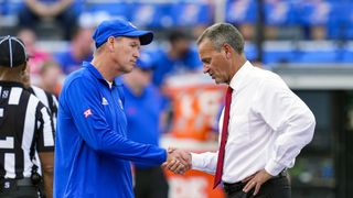 Kansas edges South Dakota to end 13-game skid (College Football)