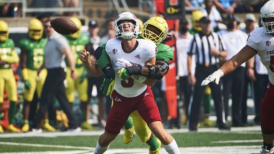 Oregon star Kayvon Thibodeaux exits with lower leg injury (College Football)
