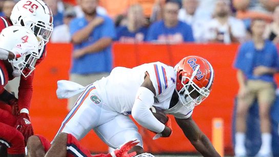 Florida runs over Florida Atlantic with 400 yards on the ground (College Football)