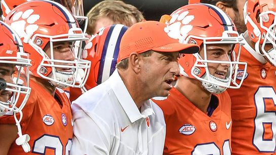 After disappointing opener, No. 6 Clemson takes on South Carolina St. (College Football)