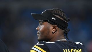 Steelers honor Dwayne Haskins with helmet decal (NFL)