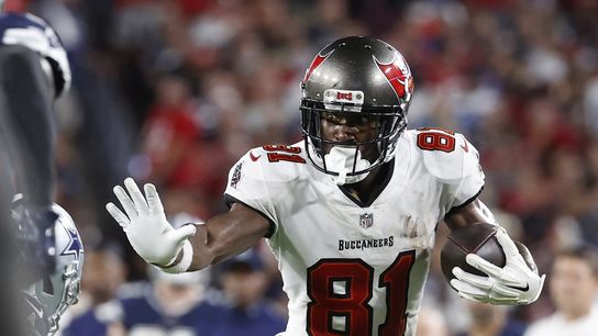 Report: Bucs WR Antonio Brown out vs. Rams (NFL)