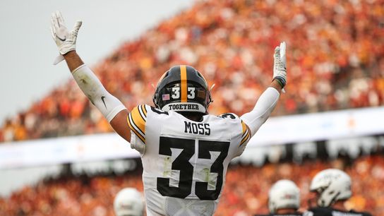 Iowa CB Riley Moss returning for 2022 season (College Football)