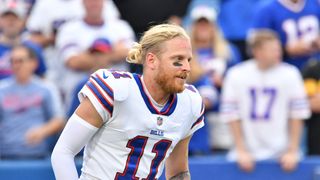 Bills' Cole Beasley, Reid Ferguson offer to buy road tickets for unvaccinated fans (NFL)