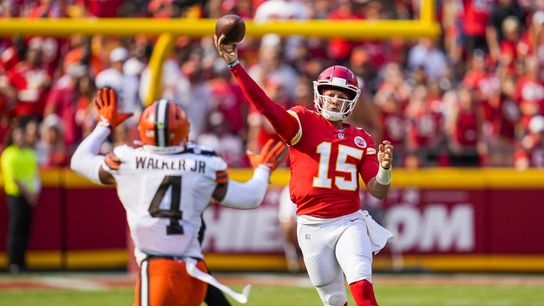 NFL roundup: Patrick Mahomes, Chiefs rally to edge Browns (NFL)