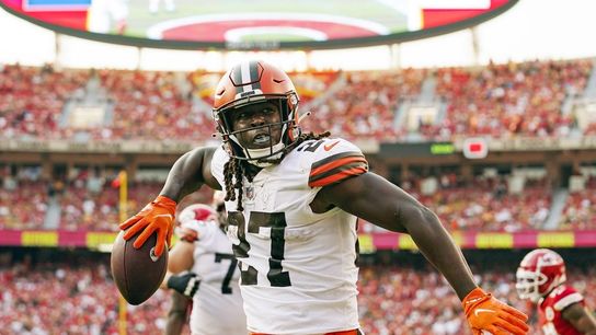 Browns coach: RB Kareem Hunt will play Sunday (NFL)