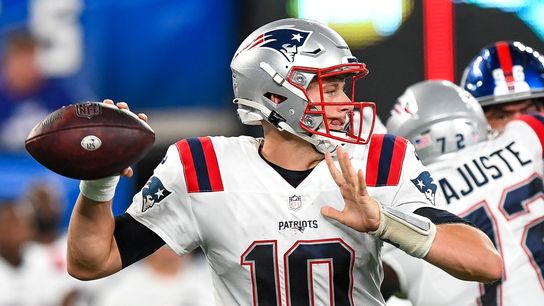 Transitioning Patriots, Saints look for more offense (NFL)