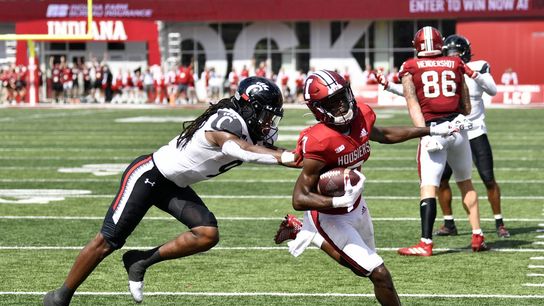 Desmond Ridder helps No. 8 Cincinnati topple Indiana (College Football)