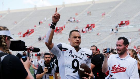 No. 7 Cincinnati takes role of favorite at No. 9 Notre Dame (College Football)