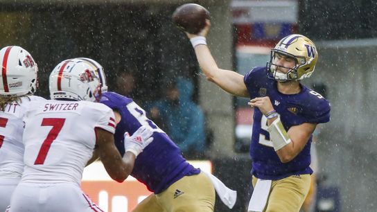 Washington routs Arkansas St. for first win of season (College Football)