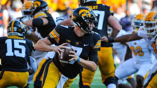No. 5 Iowa aims to keep rolling vs. Colorado State (College Football)