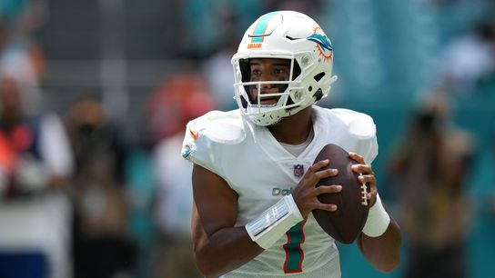 Report: Dolphins placing QB Tua Tagovailoa (ribs) on IR (NFL)