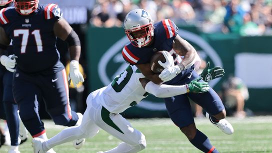 Mac Jones outplays Zach Wilson as Patriots top Jets, 25-6 (NFL)