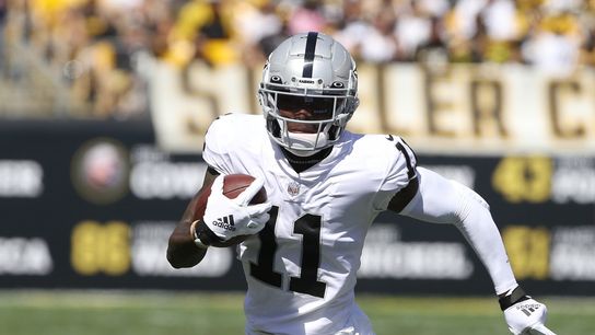 Raiders ride Derek Carr past Pittsburgh, 26-17 (NFL)