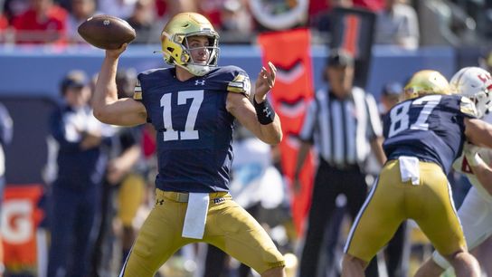 Notre Dame QB Jack Coan avoids serious ankle injury (College Football)