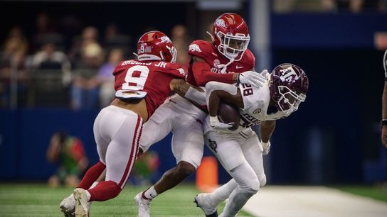Unbeaten No. 16 Arkansas sends No. 7 Texas A&M to first loss (College Football)