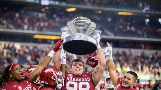 Arkansas DT John Ridgeway declares for NFL draft (College Football)