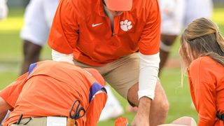 Clemson DT Bryan Bresee sustains season-ending ACL injury (College Football)