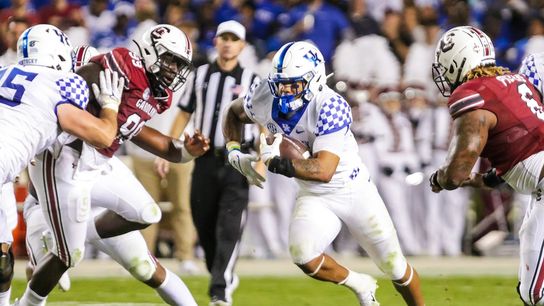 Kentucky grinds out 16-10 win over South Carolina (College Football)