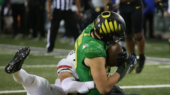 No. 3 Oregon breaks away from Arizona late, 41-19 (College Football)