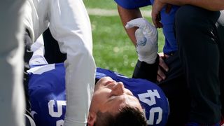 Giants LB Blake Martinez exits with knee injury (NFL)