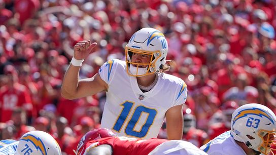 NFL roundup: Justin Herbert, Chargers surprise Chiefs (NFL)
