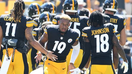 Steelers WR JuJu Smith-Schuster leaves with shoulder injury (NFL)