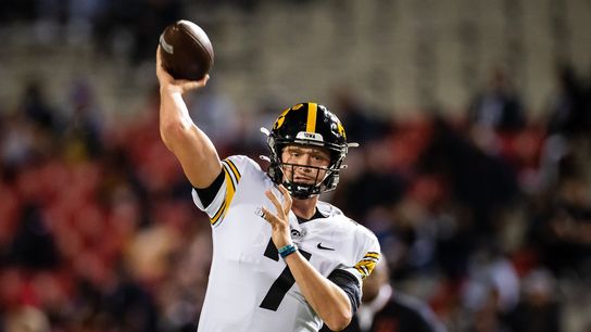 No. 5 Iowa scores 31 in second quarter, flattens Maryland (College Football)