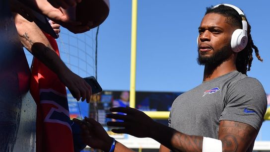 Reports: Breathing tube out, Damar Hamlin talks to Bills' teammates (NFL)
