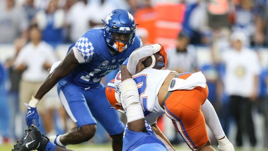 Kentucky upsets No. 10 Florida, ends home skid to Gators (College Football)