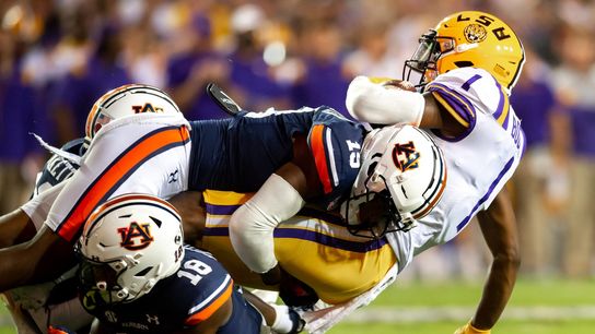 Bo Nix rallies No. 22 Auburn to a win at LSU (College Football)