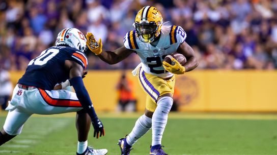 LSU RB Corey Kiner enters transfer portal (College Football)