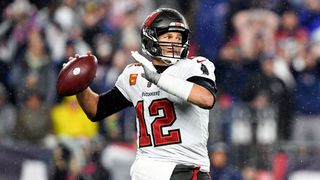 Tom Brady becomes NFL's all-time passing leader (NFL)