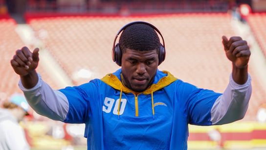 Report: Bucs re-sign DL Eric Banks to one-year deal (NFL)