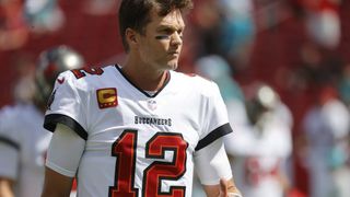 Report: Tom Brady (thumb) OK, Lavonte David (ankle) out Thursday (NFL)