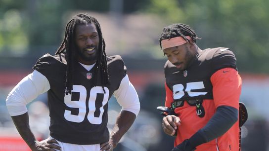 Browns DEs Myles Garrett, Jadeveon Clowney return to practice (NFL)
