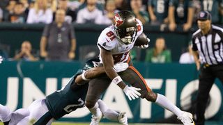Bucs WR Antonio Brown (ankle) sits out practice (NFL)
