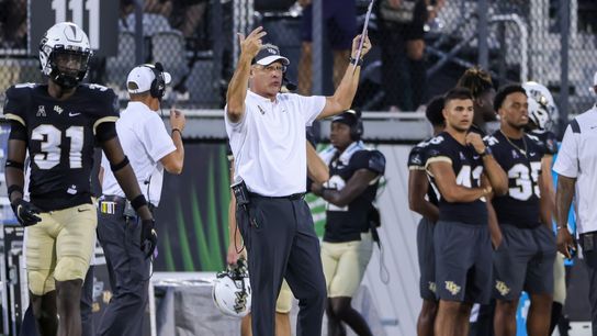 In-game injury: UCF coach Gus Malzahn confirms broken leg (College Football)