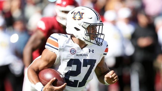 Bo Nix fuels Auburn past No. 17 Arkansas (College Football)